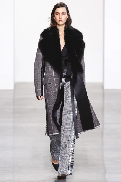Look 7